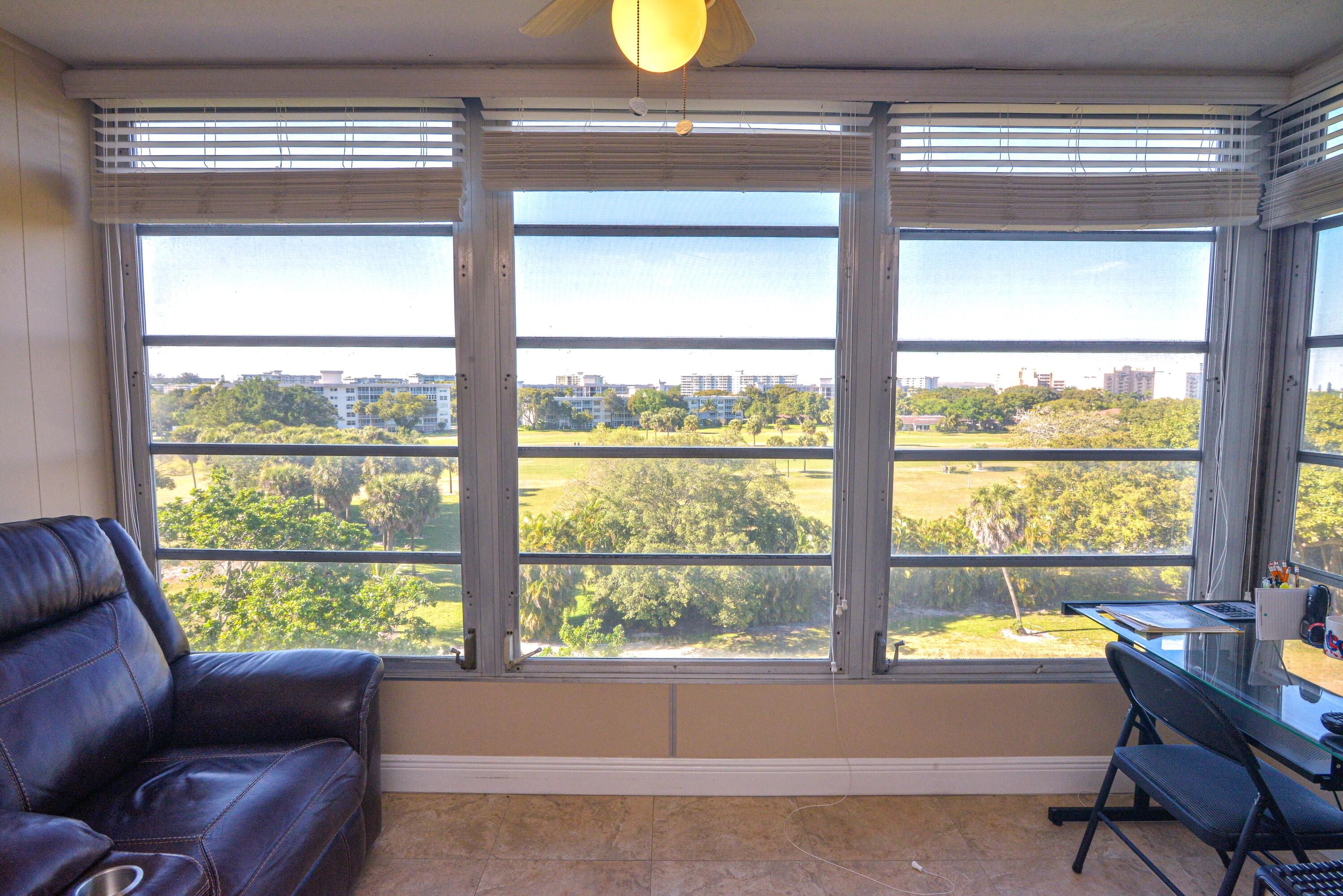 NO 21 PALM-AIRE COUNTRY CLUB - Residential