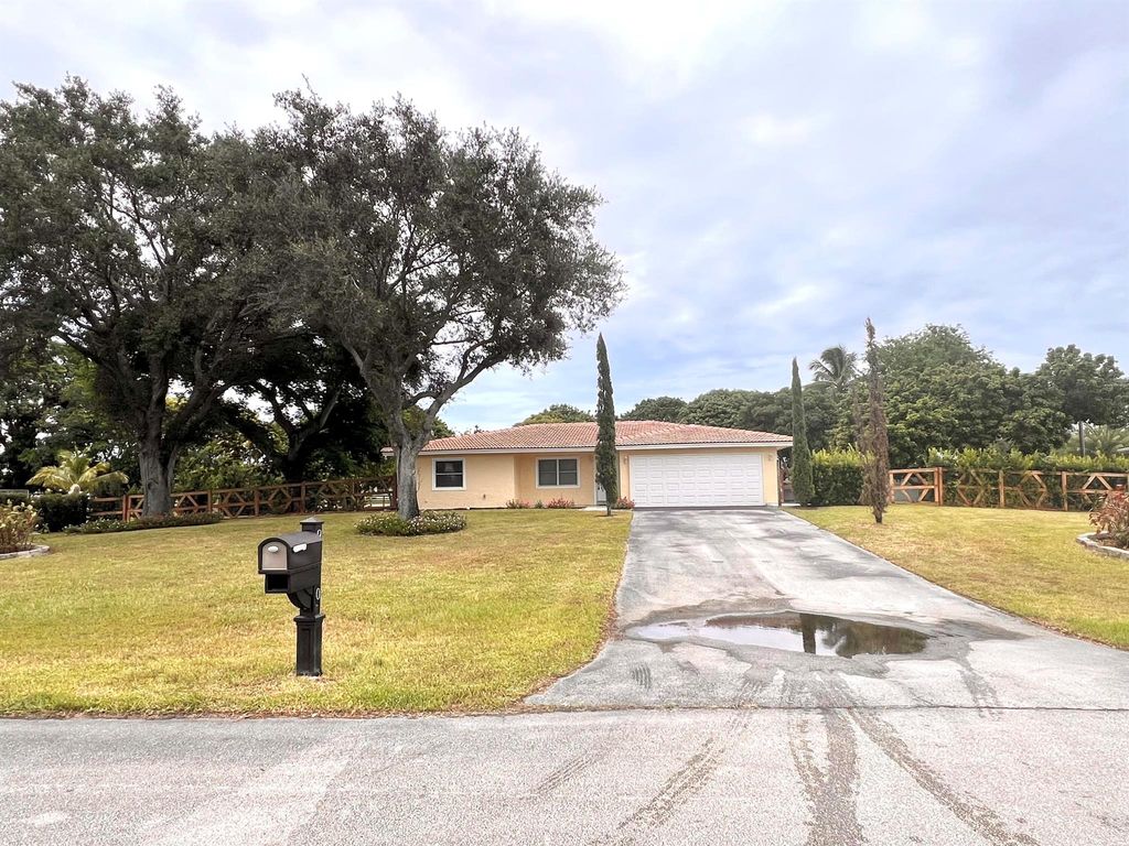 Photo of 9400 Listow Terrace, Boynton Beach, FL 33472 (MLS # R11115426)