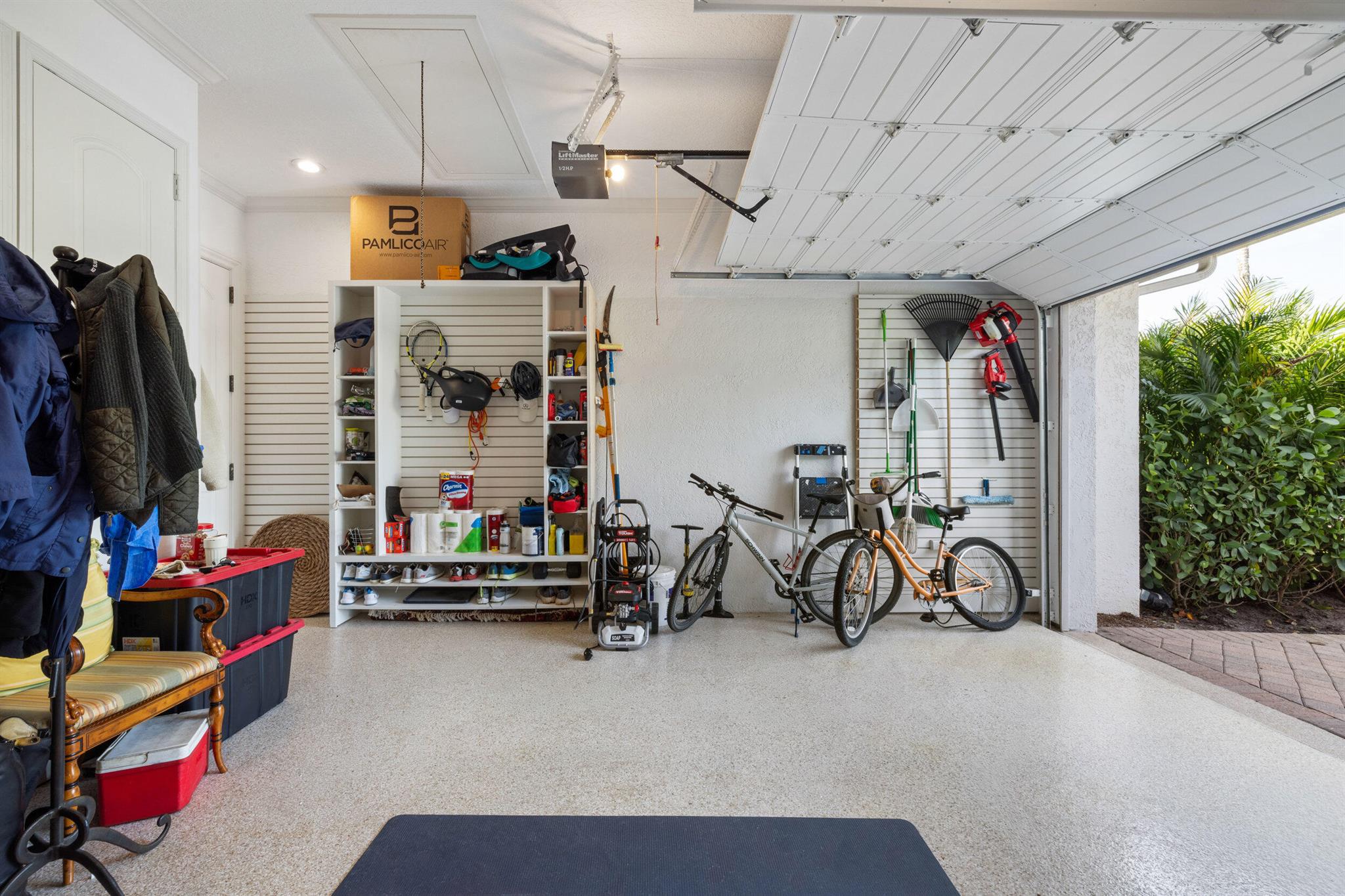 EQUESTRIAN CLUB ESTATES 3 - Residential