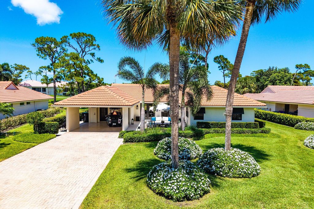 Photo of 4010 Shelldrake Lane, Boynton Beach, FL 33436 (MLS # B26042232)