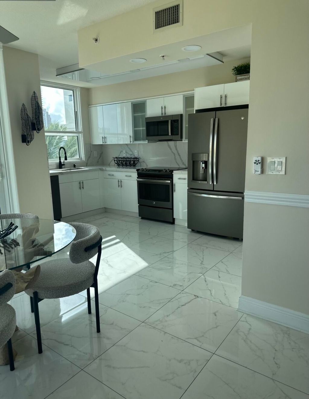 Photo of 610 W Las Olas Boulevard #517, Fort Lauderdale, FL 33312 (MLS # F10556203)