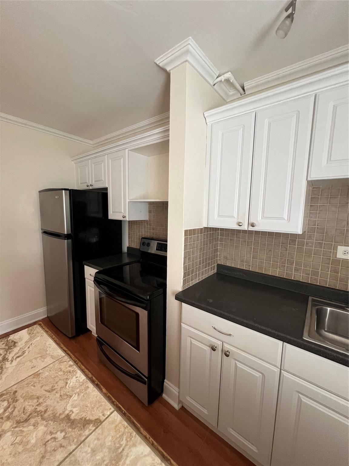 1325 NE 5th Ter 3