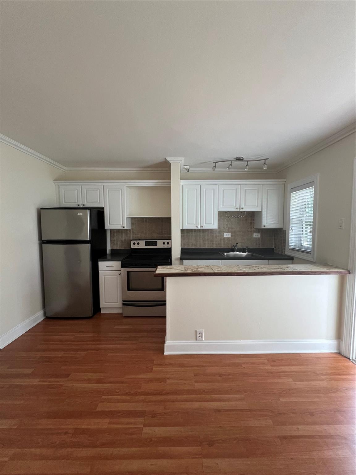1325 NE 5th Ter 3
