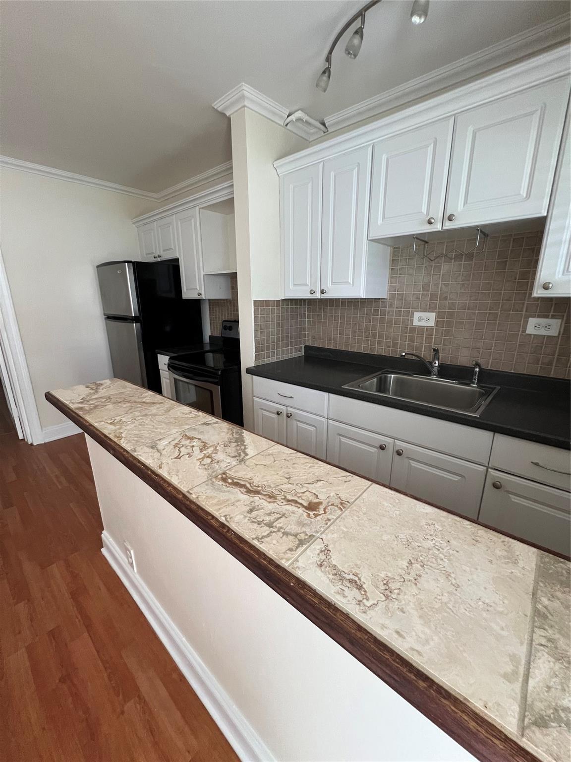 1325 NE 5th Ter 3
