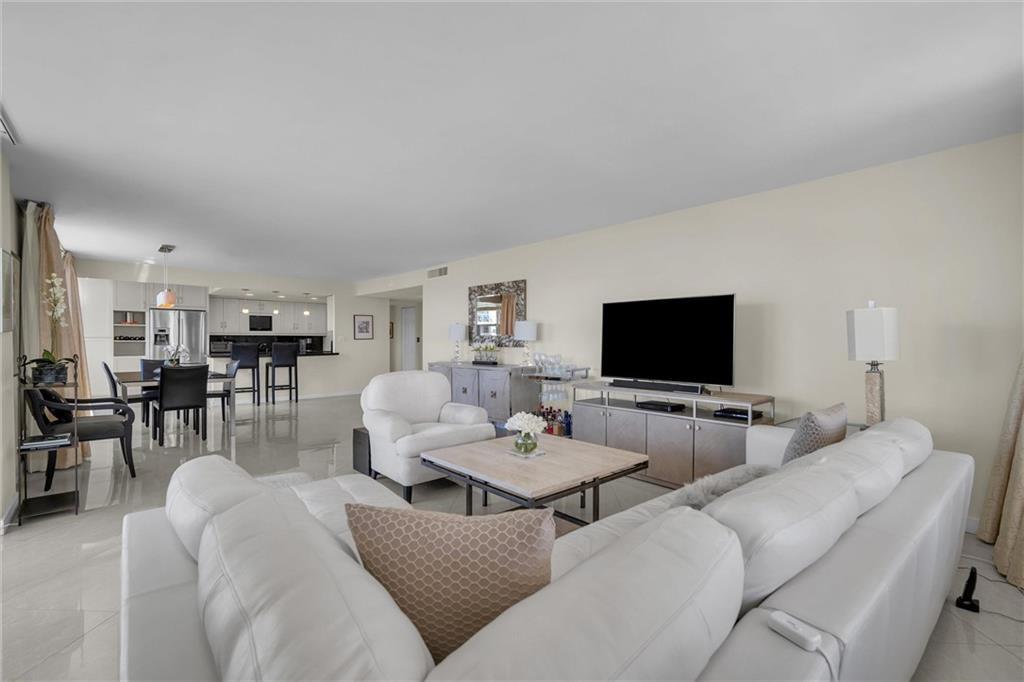 WINSTON TOWERS 300 - Residential