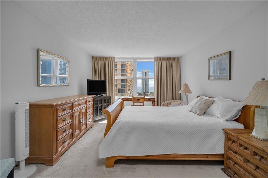 WINSTON TOWERS 300 - Residential