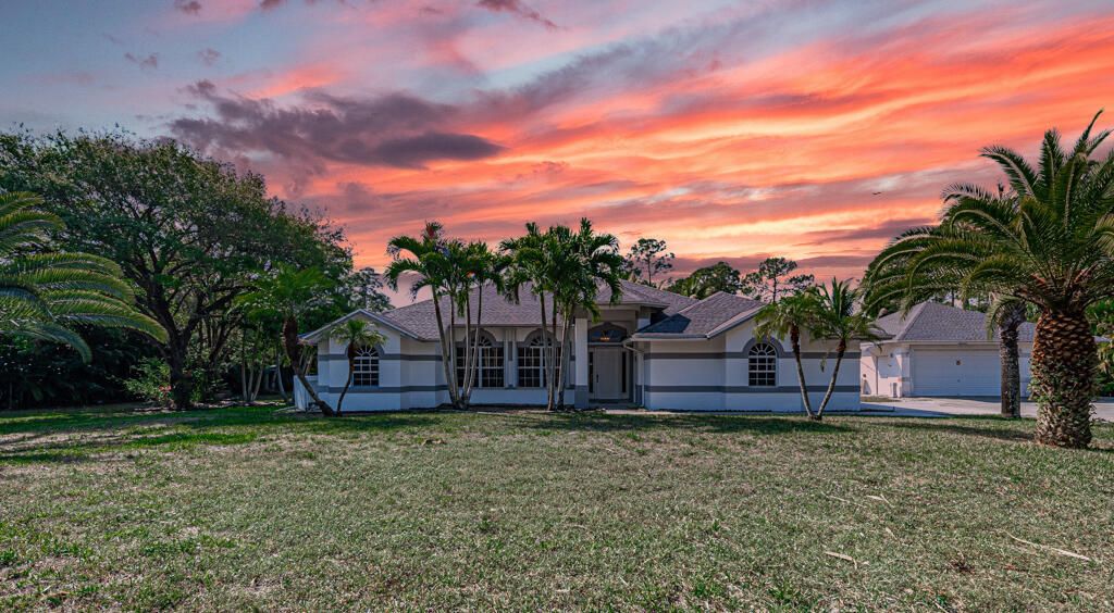 Photo of 16702 87th Lane N, Loxahatchee, FL 33470 (MLS # R10869688)