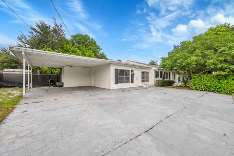 A home in Lake Worth Beach