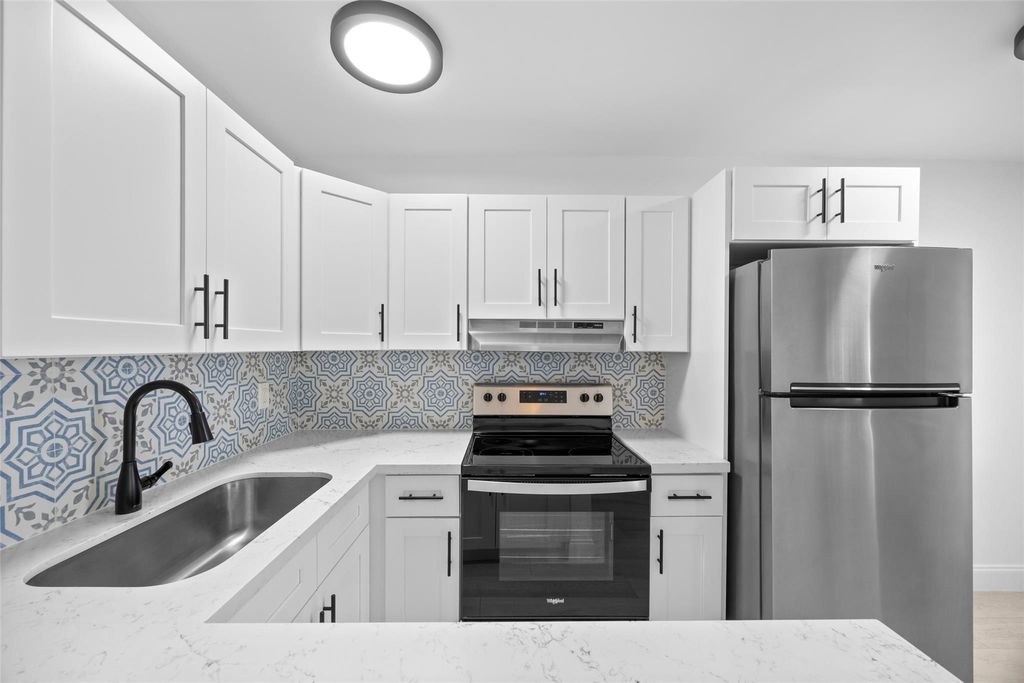 Photo of 732 SE 15th Street #2, Fort Lauderdale, FL 33316 (MLS # F10511460)