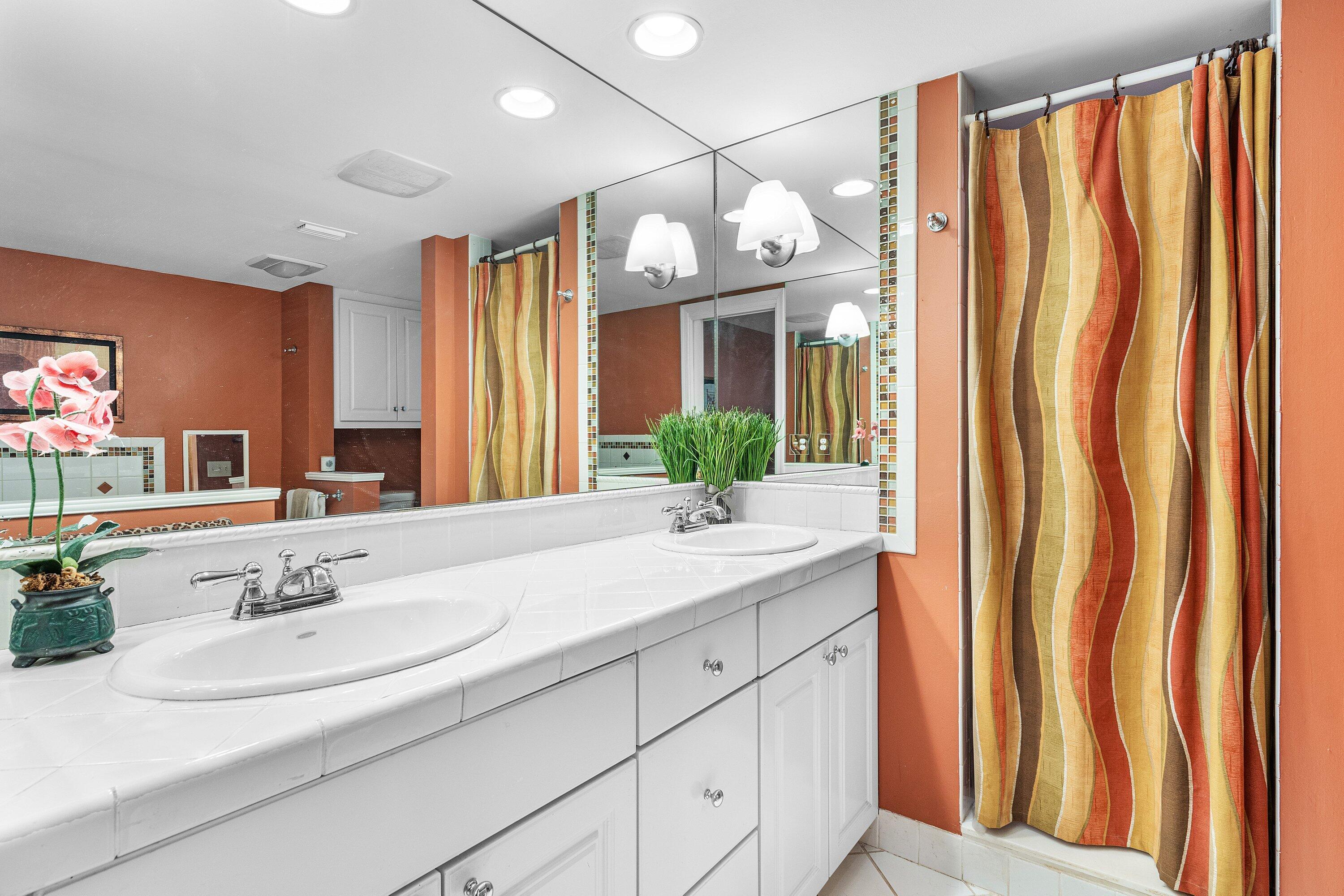 LA QUINTA CONDO - Residential