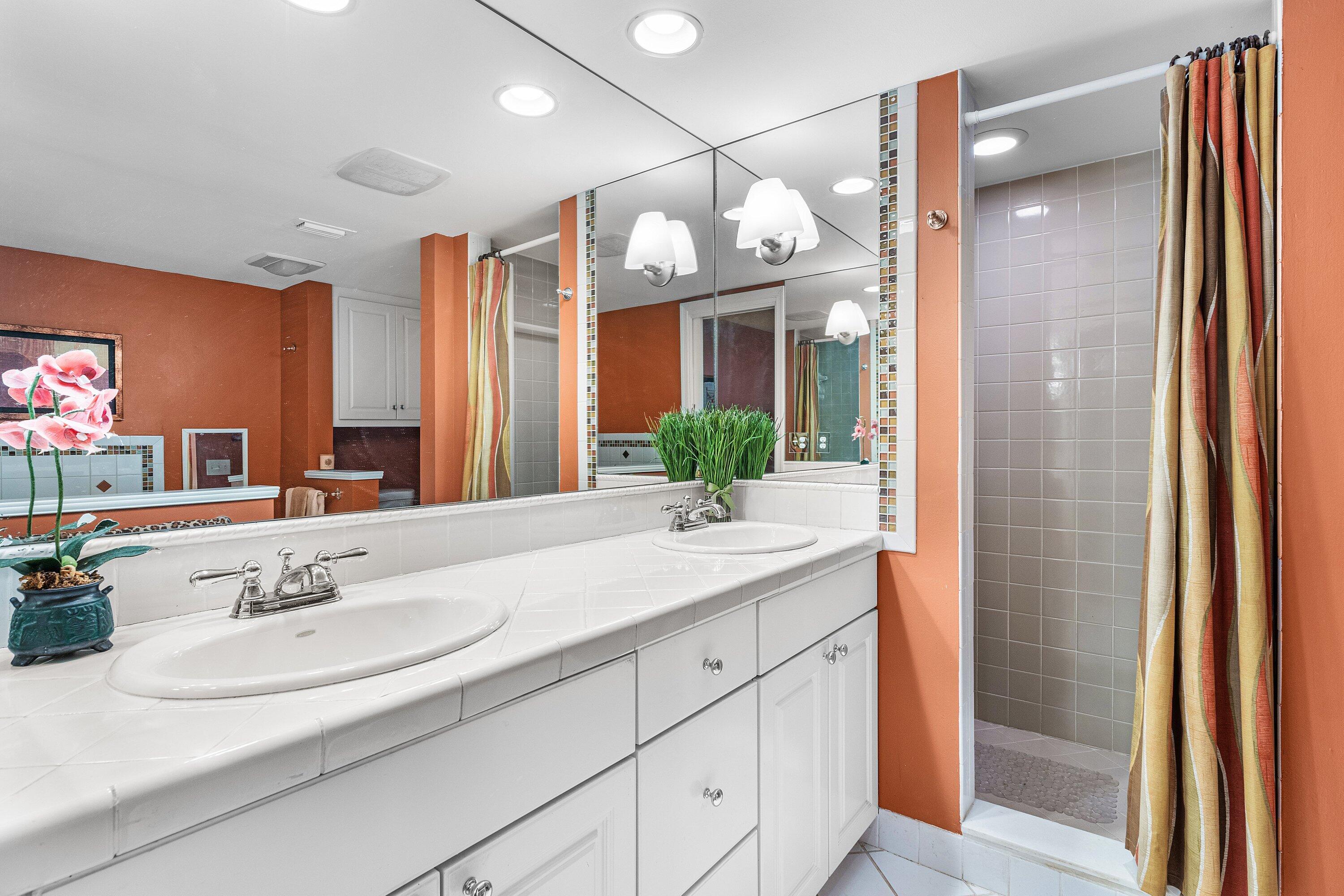 LA QUINTA CONDO - Residential