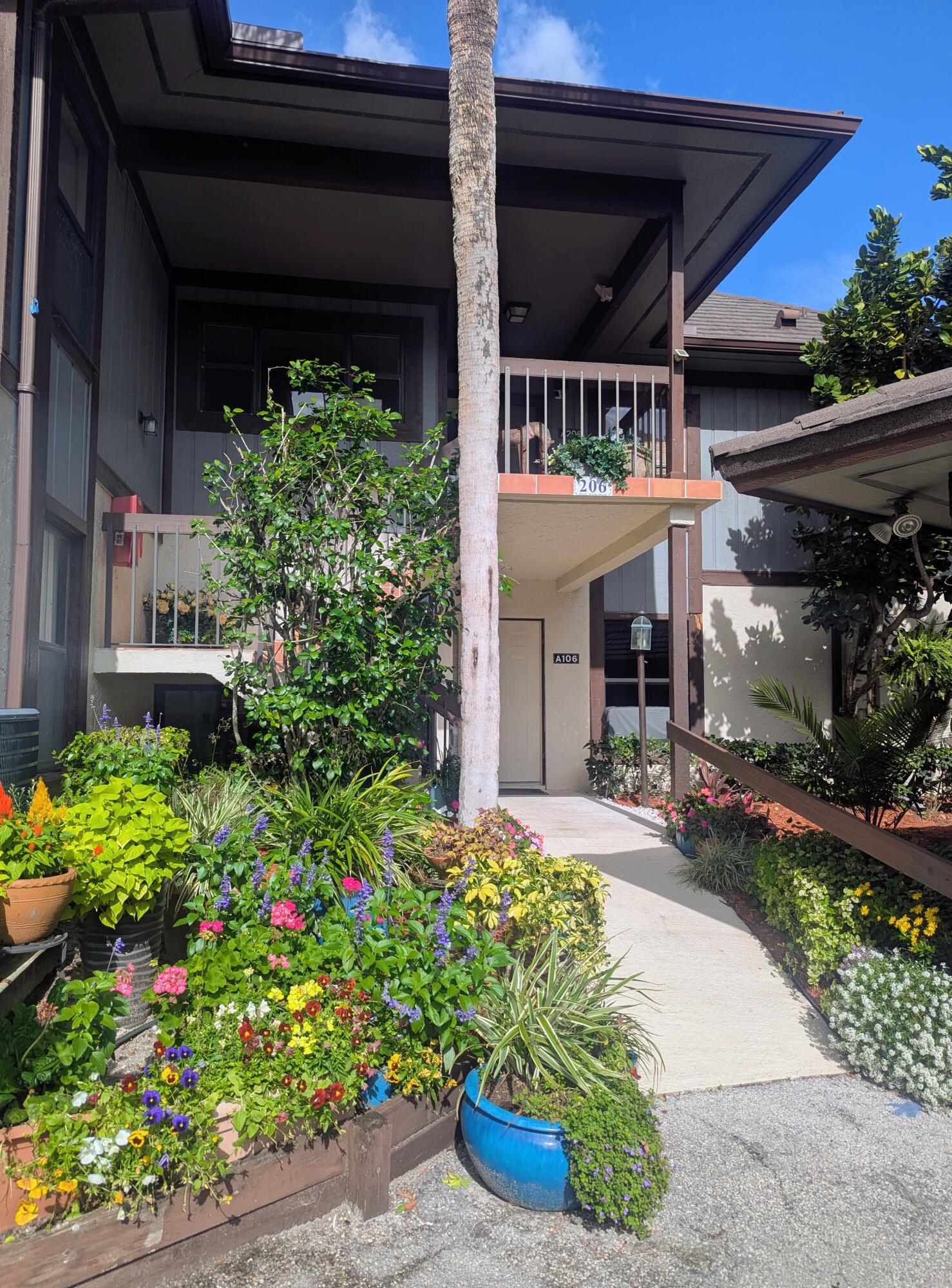 LA QUINTA CONDO - Residential