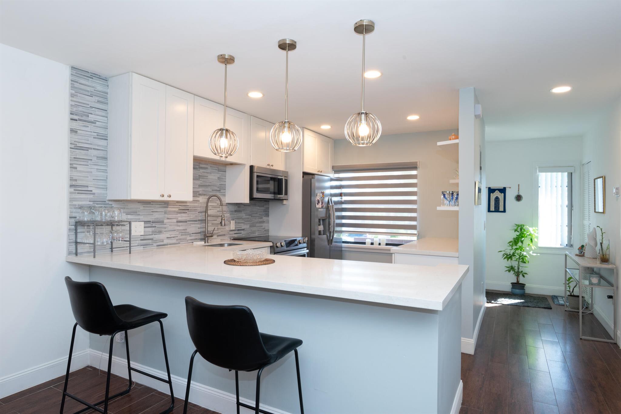 9282 Vista Del Lago D