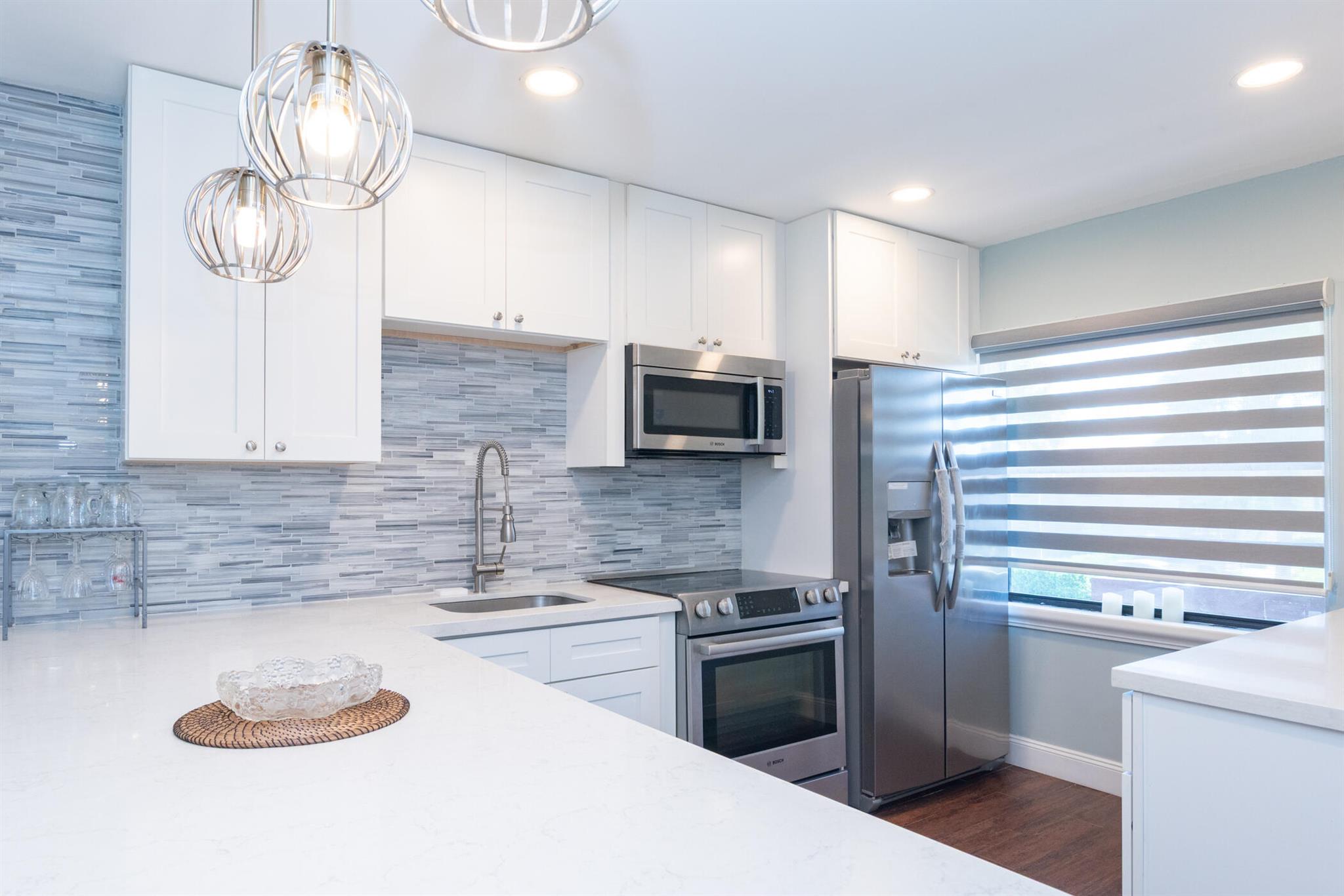 9282 Vista Del Lago D