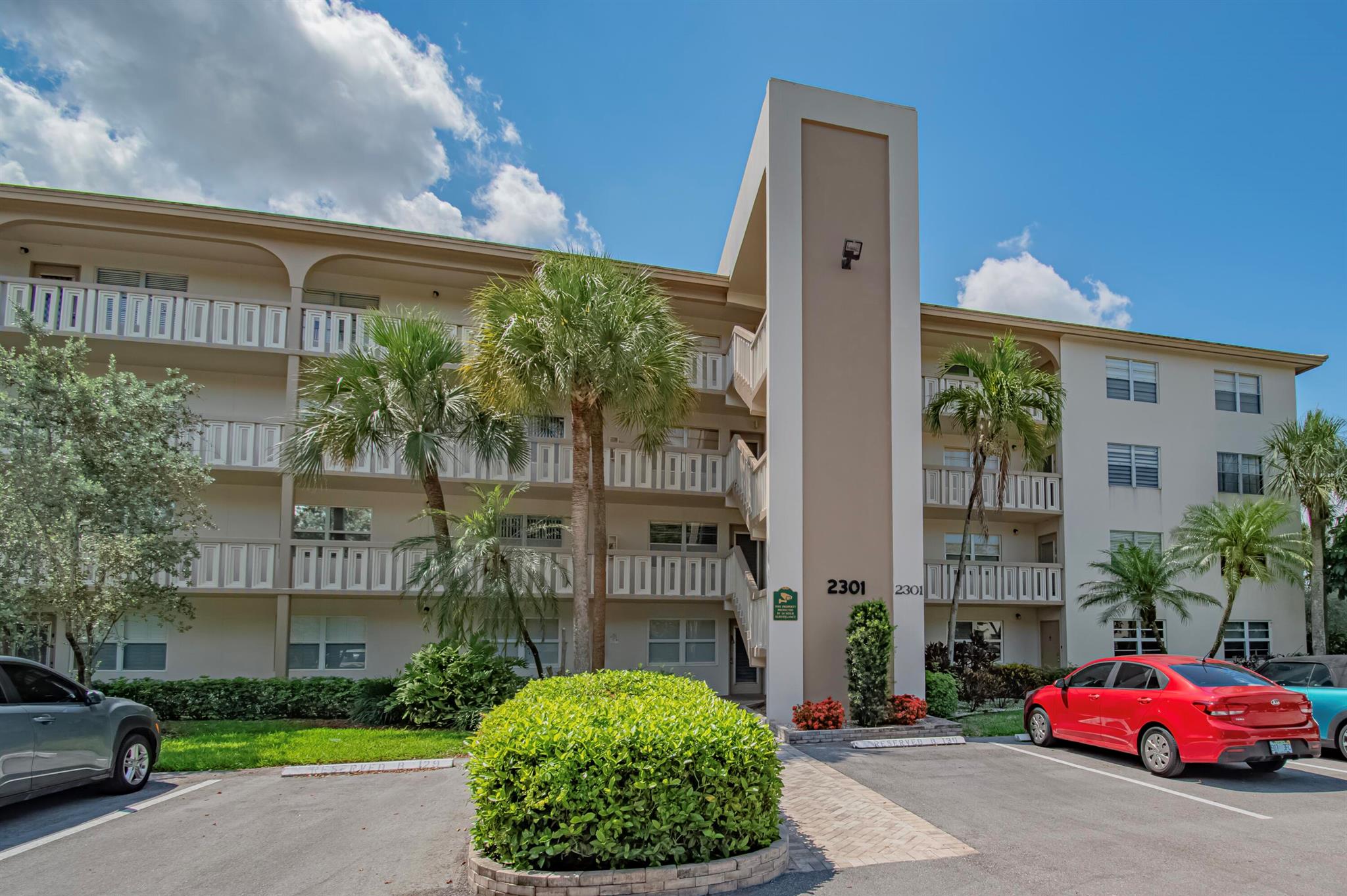 Remodeled 2/2. Furnished. A lot of activities in club house. Available from October till February. The proximity to transportation options, beaches, and local attractions, along with the clubhouse, theater, sports courts, and golf course, make it an appealing choice for active adults. Board approval is mandatory. Rent Spree Screening