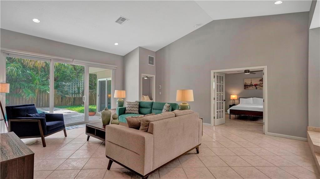 AMENDED SUB OF 17-50-42 1 - Residential Lease