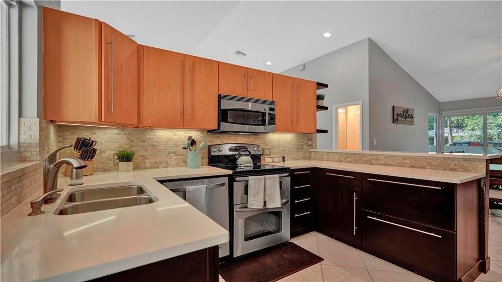 AMENDED SUB OF 17-50-42 1 - Residential Lease