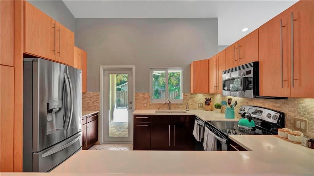 AMENDED SUB OF 17-50-42 1 - Residential Lease