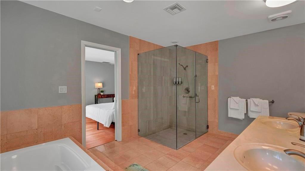 AMENDED SUB OF 17-50-42 1 - Residential Lease