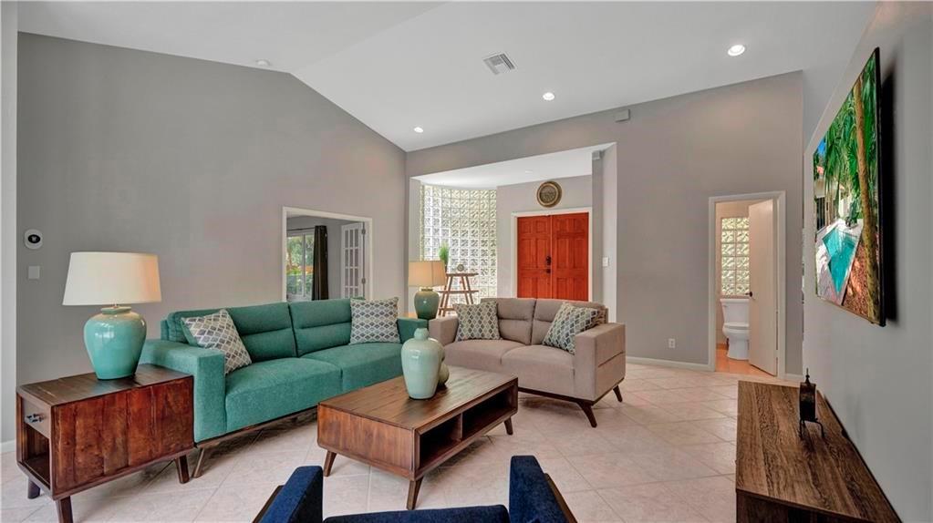 AMENDED SUB OF 17-50-42 1 - Residential Lease