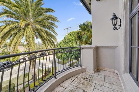 Tiny photo for 2340 NE 47TH Street, Lighthouse Point, FL 33064 (MLS # B26056127)