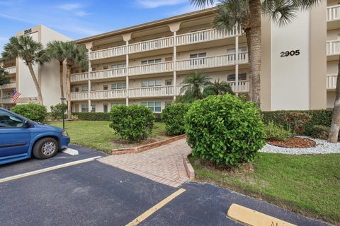 Photo of 2905 Victoria Place #J3, Coconut Creek, FL 33066 (MLS # B26083791)