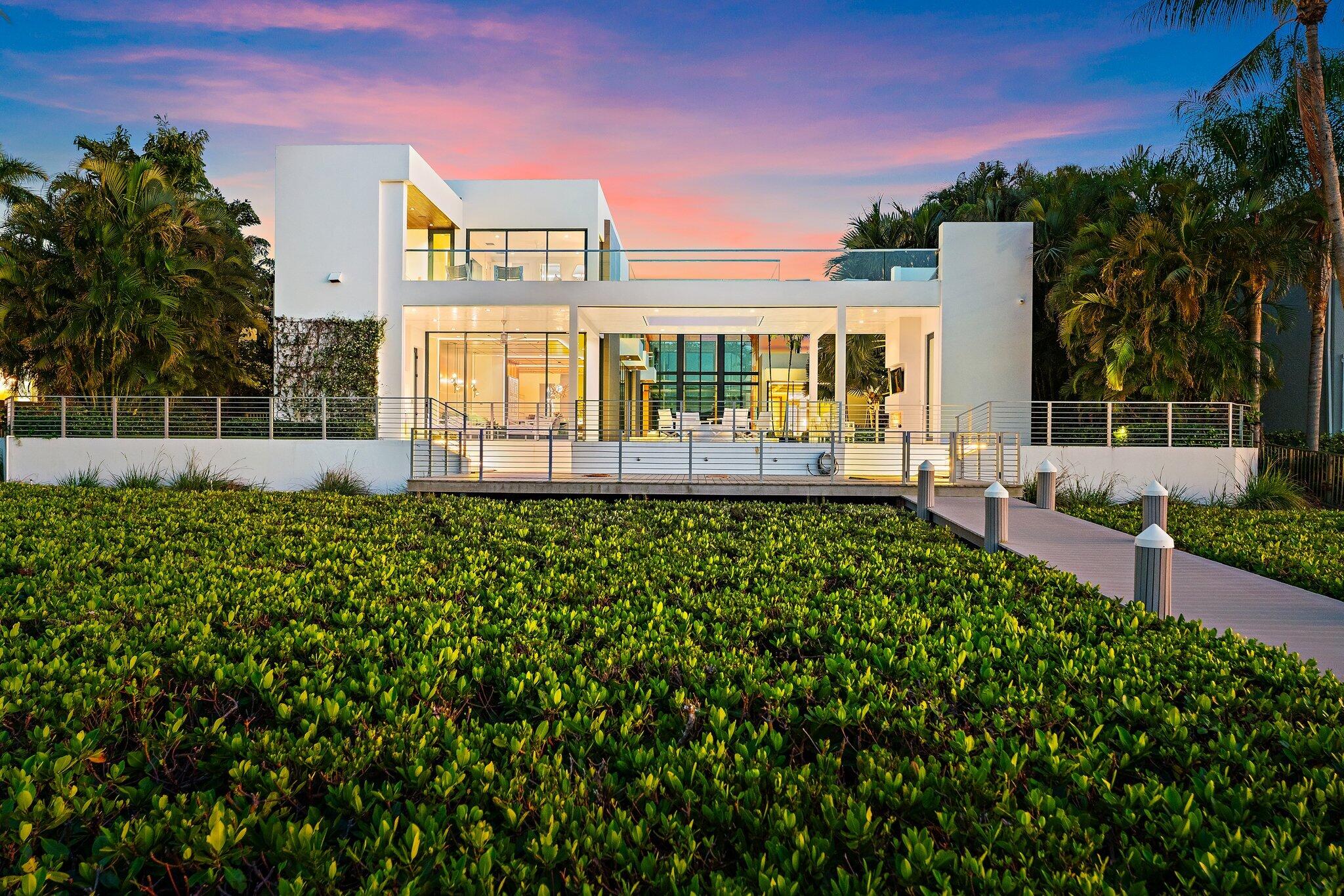 ADMIRALS COVE - Residential