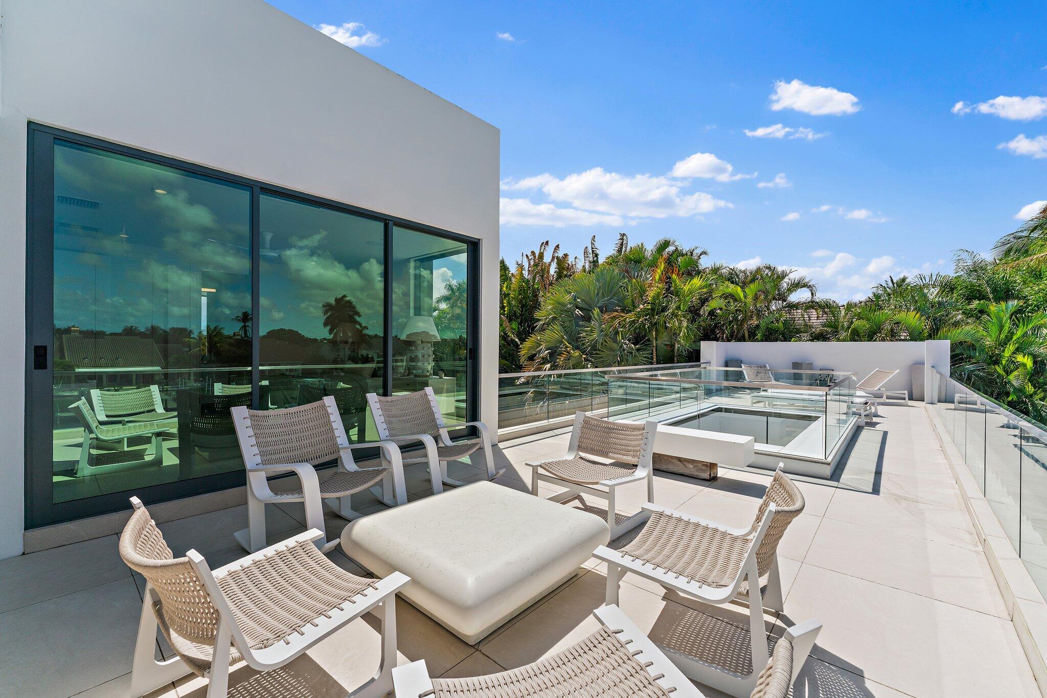 ADMIRALS COVE - Residential