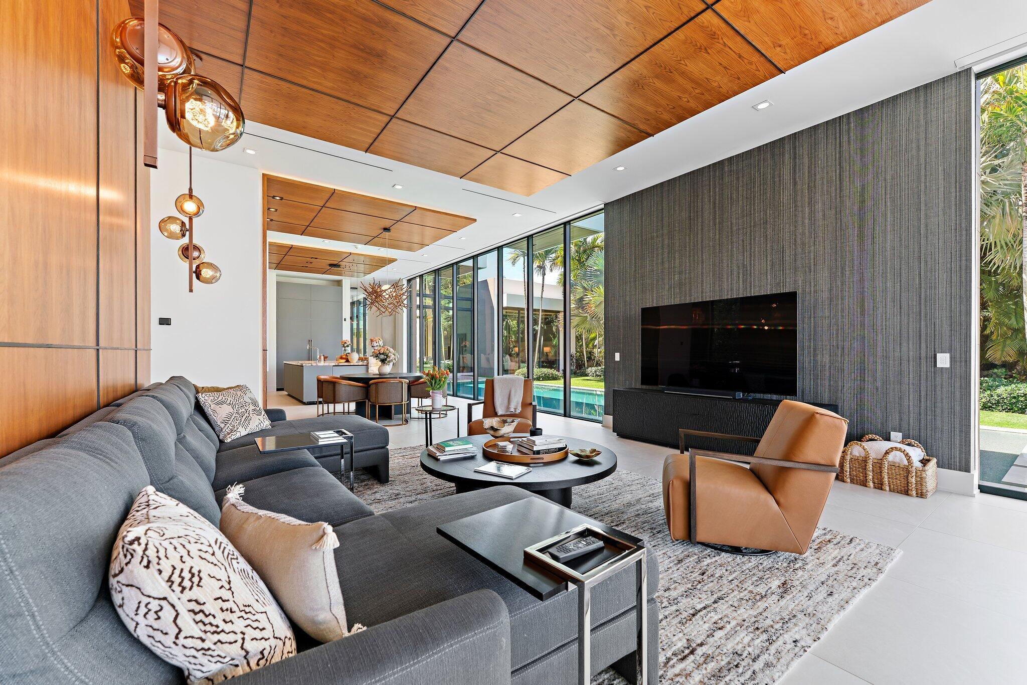 ADMIRALS COVE - Residential