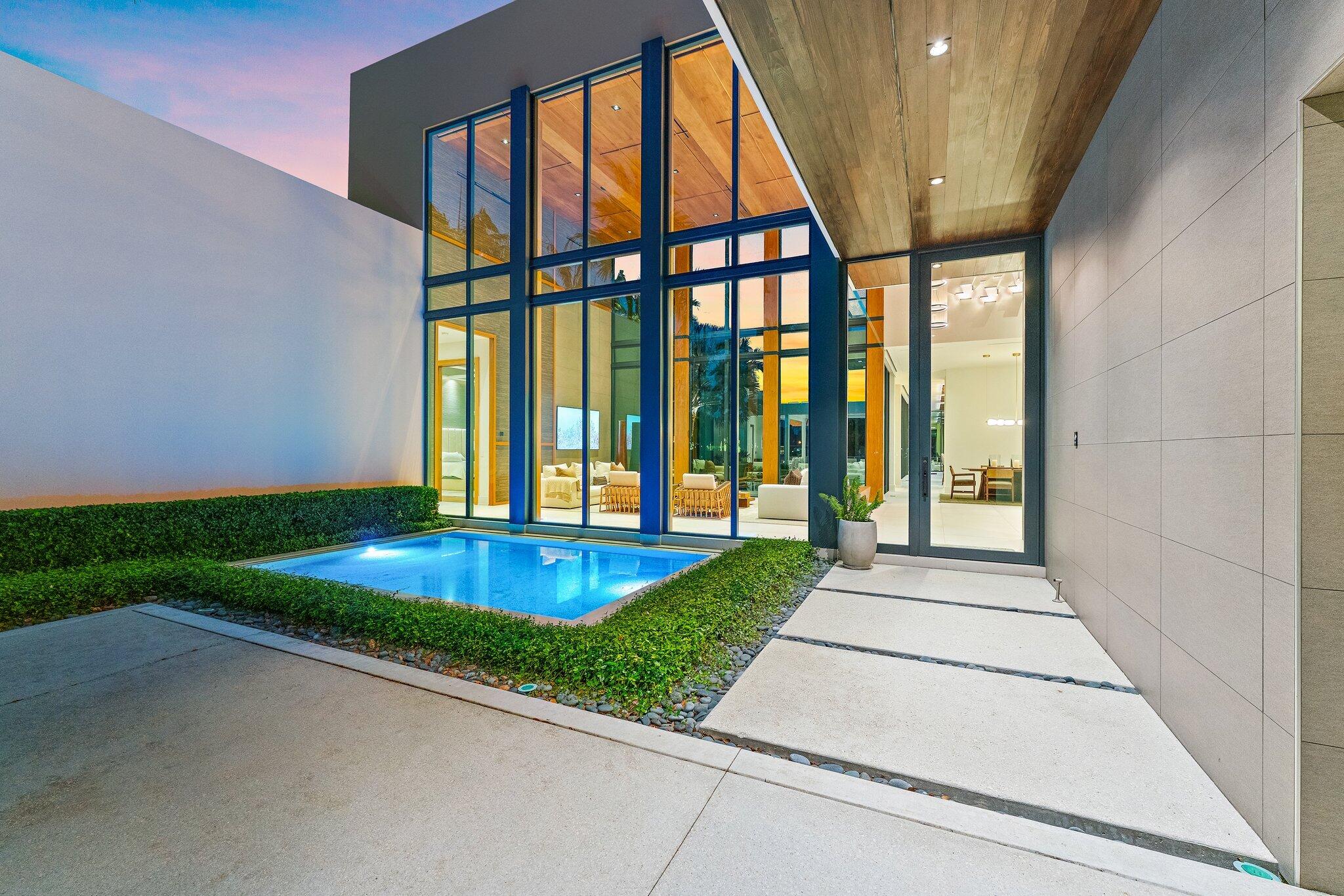 ADMIRALS COVE - Residential