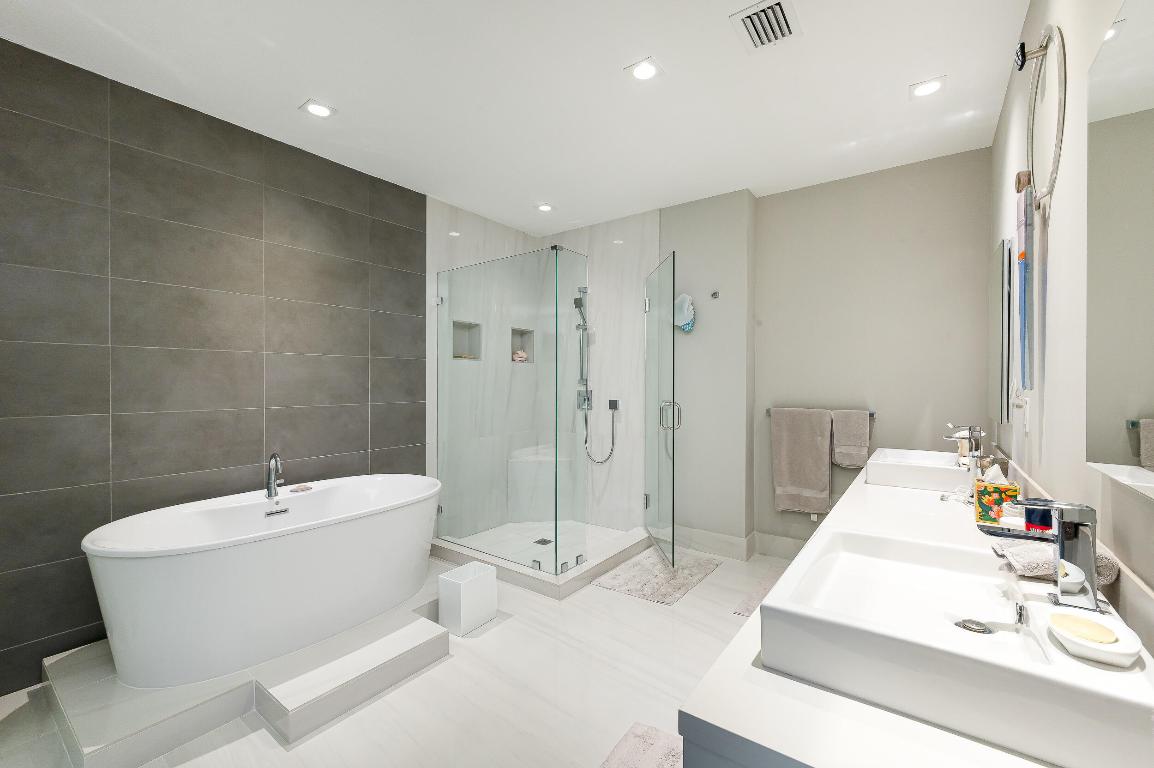 TOWER 155 - Residential