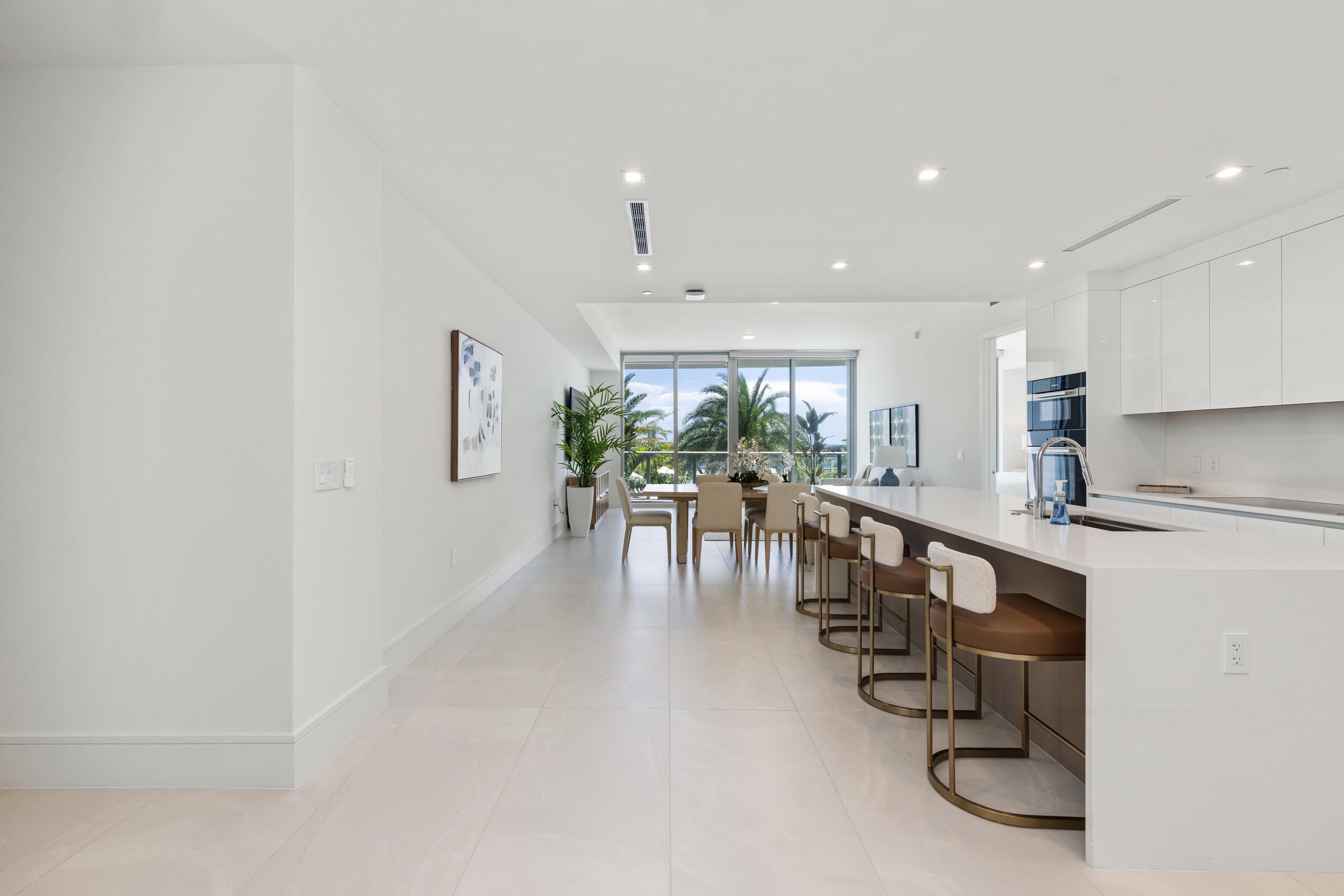 220 Lake Shore Drive 704