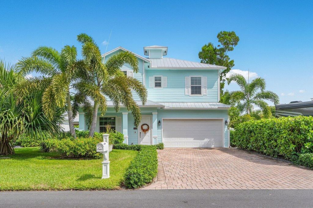 Photo of 405 Coconut Avenue, Stuart, FL 34996 (MLS # R10929610)