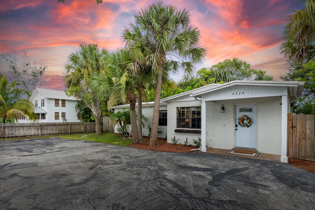 Photo of 4534 County Line Road Rd, Tequesta, FL 33469 (MLS # R10813169)