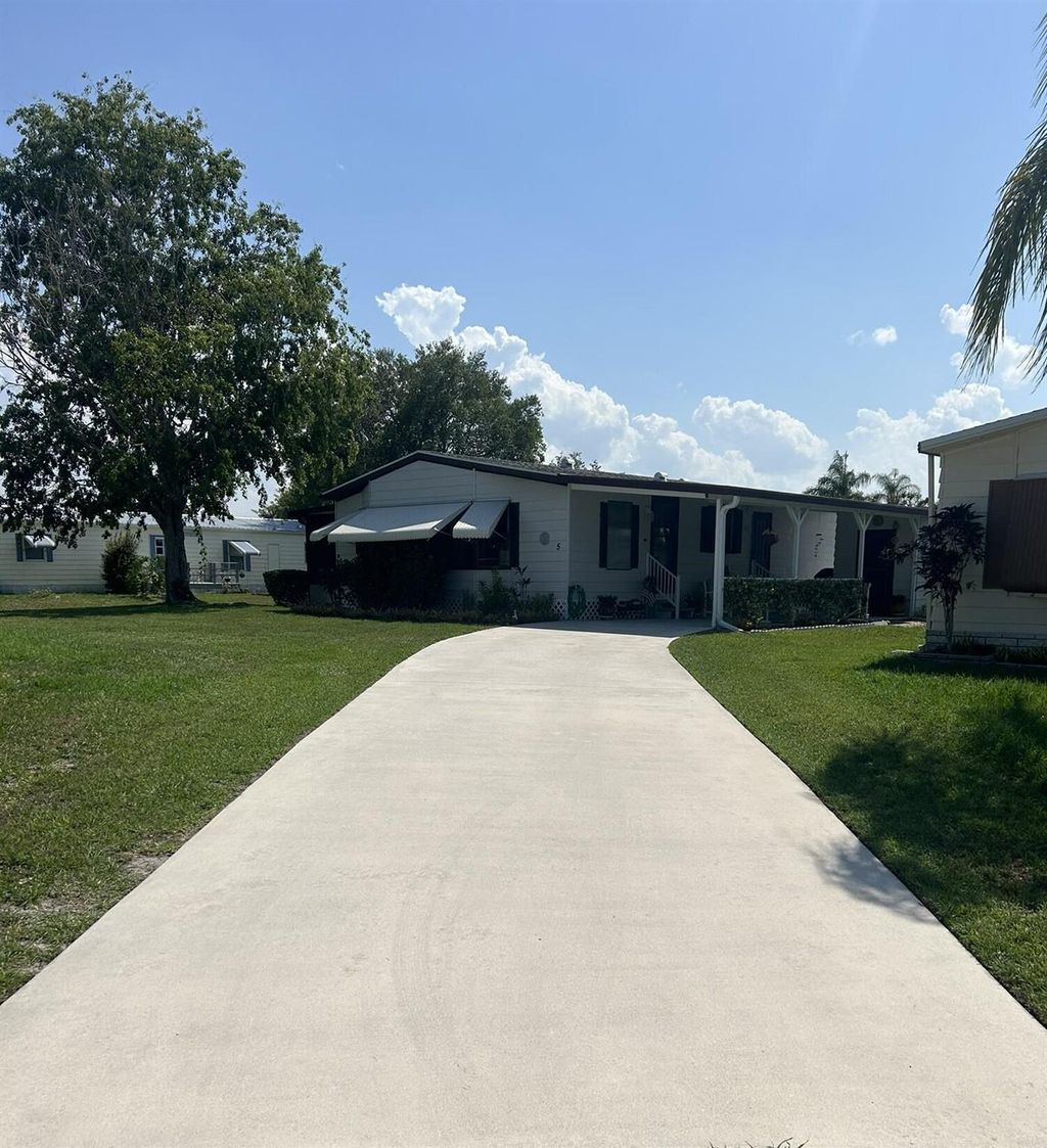 Photo of 5 Grande Camino Place, Fort Pierce, FL 34951 (MLS # R11018845)