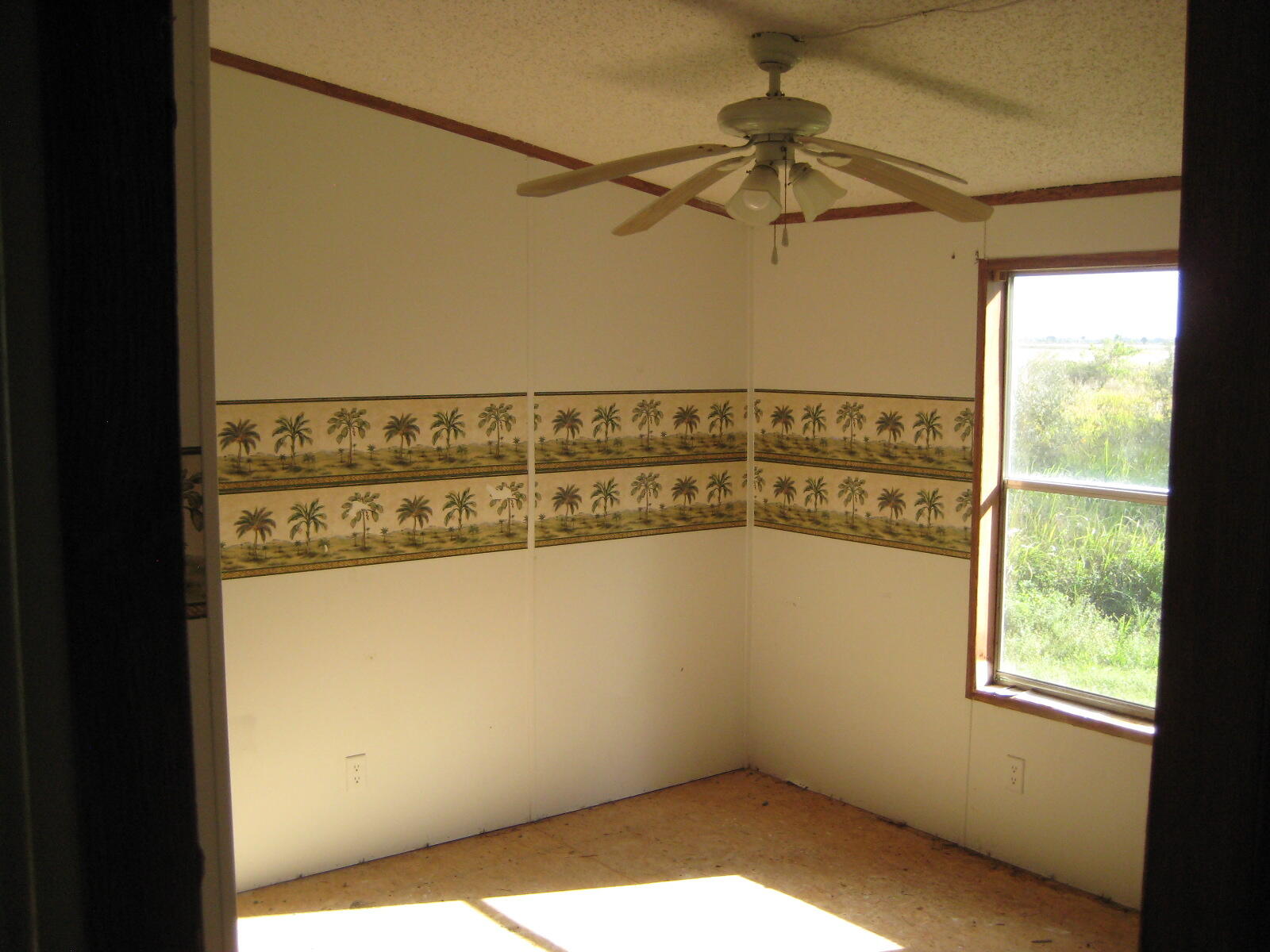 LOTS 0 & P OF TRACT 1 EAST 1/2 OF THE SOUTH 1/2 OF - Residential