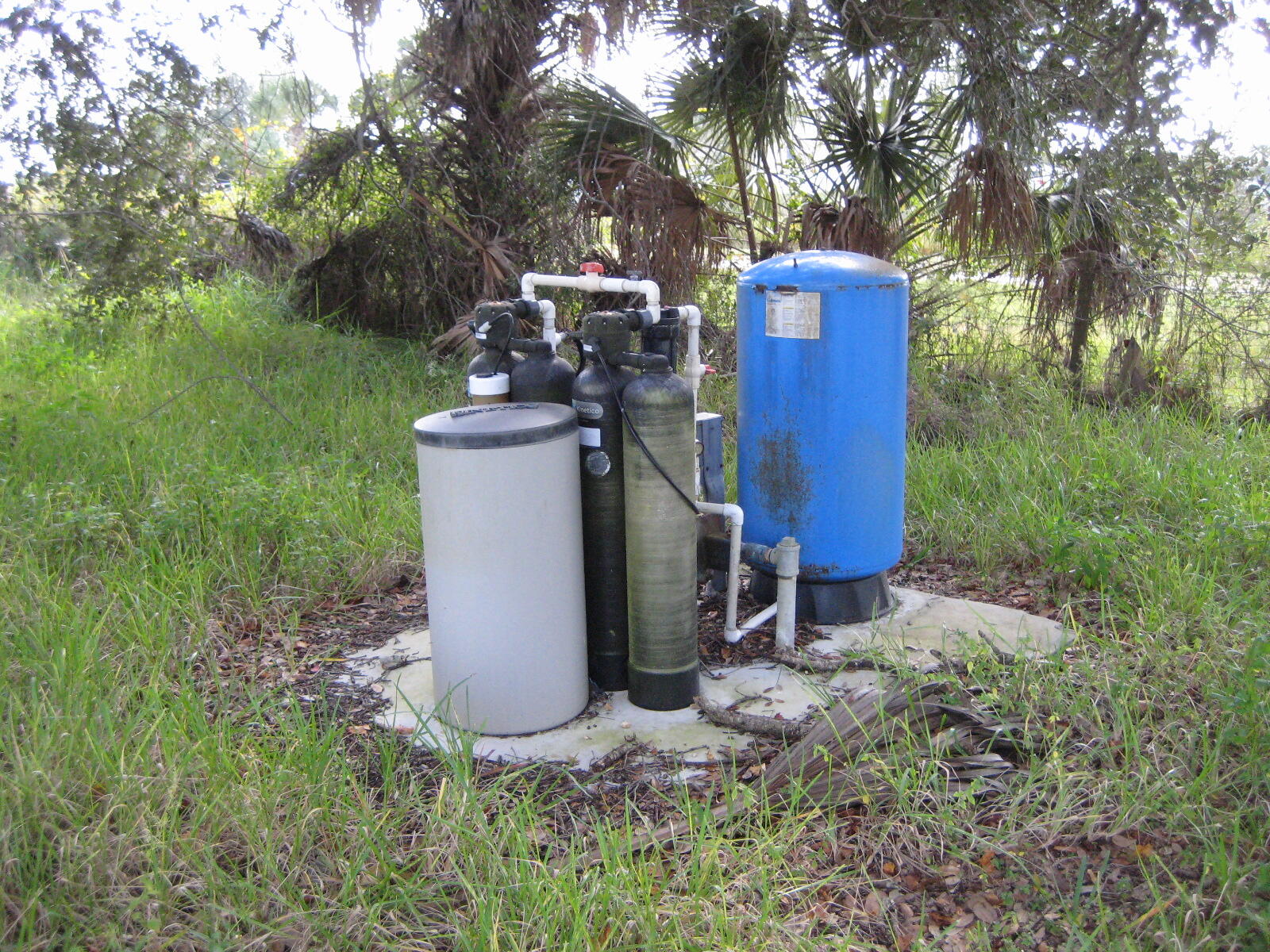 LOTS 0 & P OF TRACT 1 EAST 1/2 OF THE SOUTH 1/2 OF - Residential