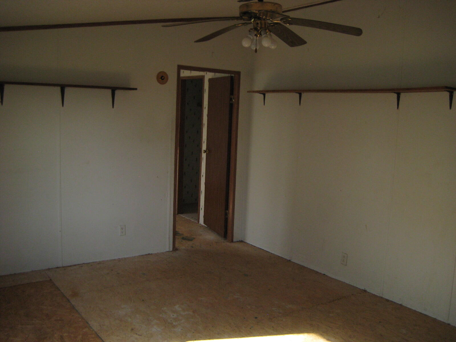 LOTS 0 & P OF TRACT 1 EAST 1/2 OF THE SOUTH 1/2 OF - Residential