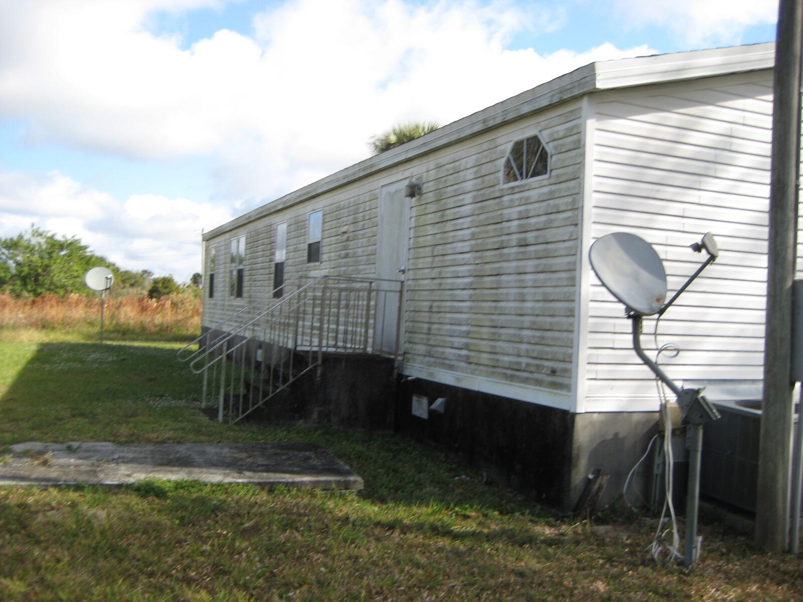 LOTS 0 & P OF TRACT 1 EAST 1/2 OF THE SOUTH 1/2 OF - Residential