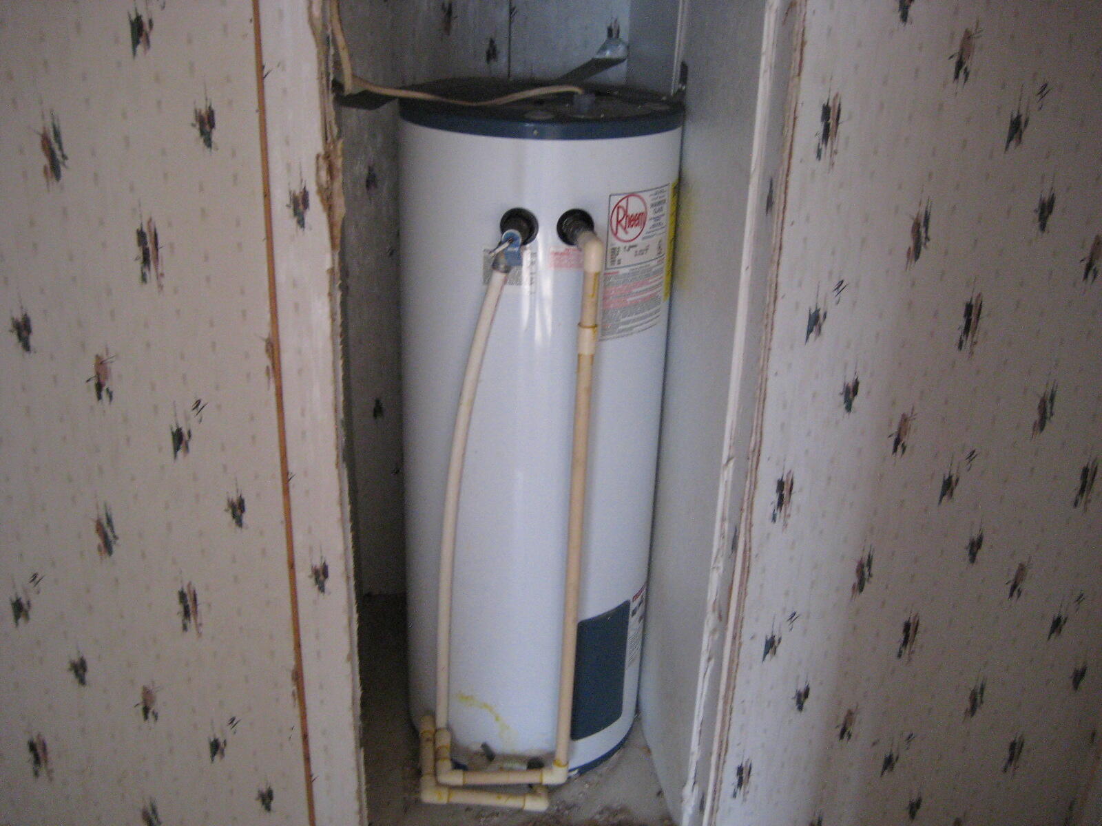 LOTS 0 & P OF TRACT 1 EAST 1/2 OF THE SOUTH 1/2 OF - Residential