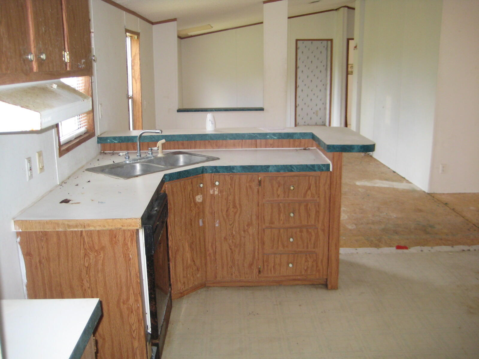 LOTS 0 & P OF TRACT 1 EAST 1/2 OF THE SOUTH 1/2 OF - Residential