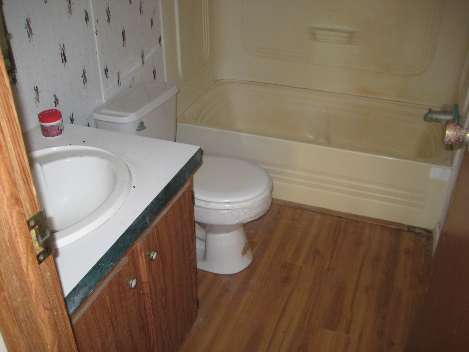 LOTS 0 & P OF TRACT 1 EAST 1/2 OF THE SOUTH 1/2 OF - Residential