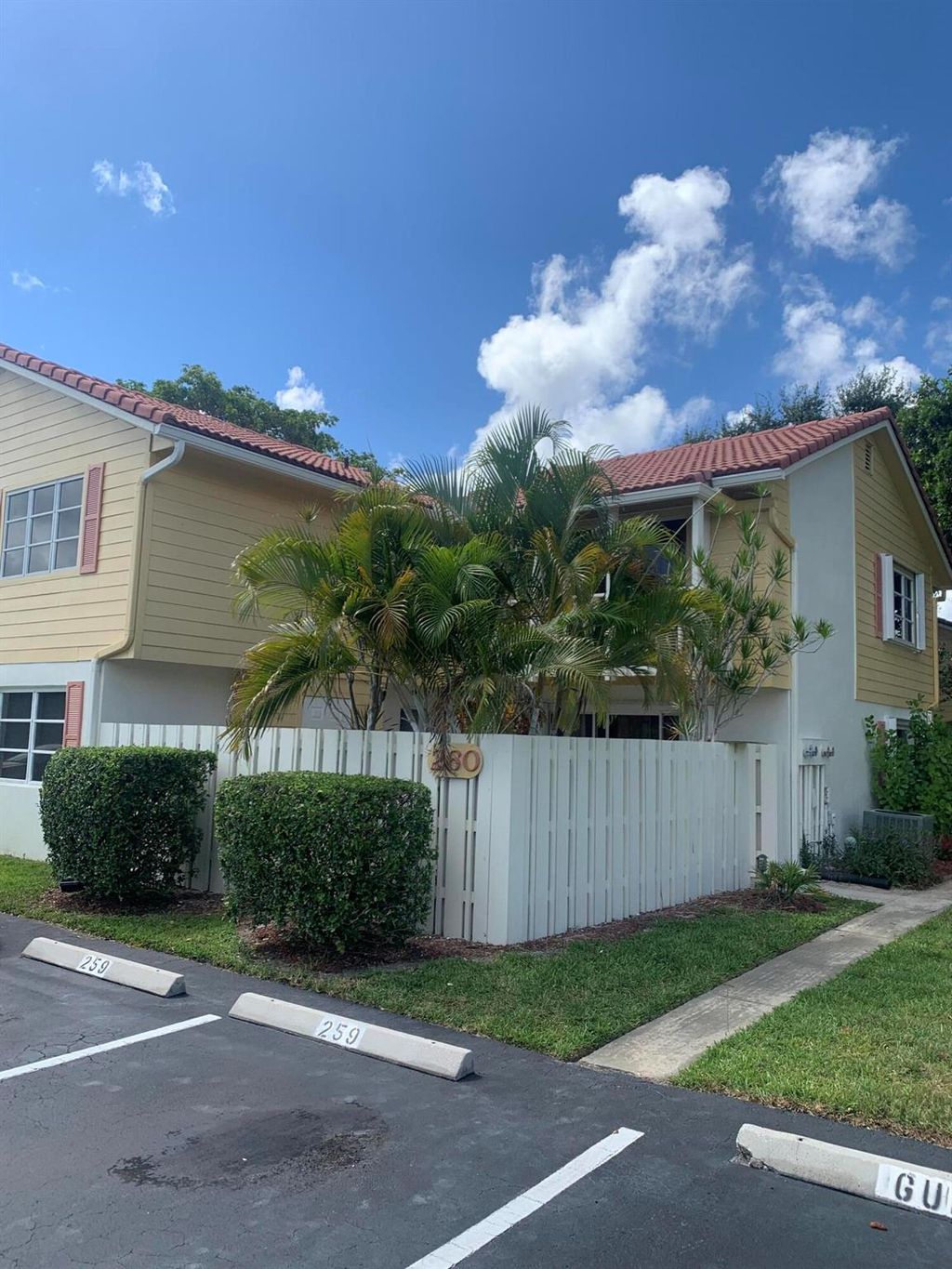 Photo of 260 Seabreeze Circle, Jupiter, FL 33477 (MLS # R11028304)