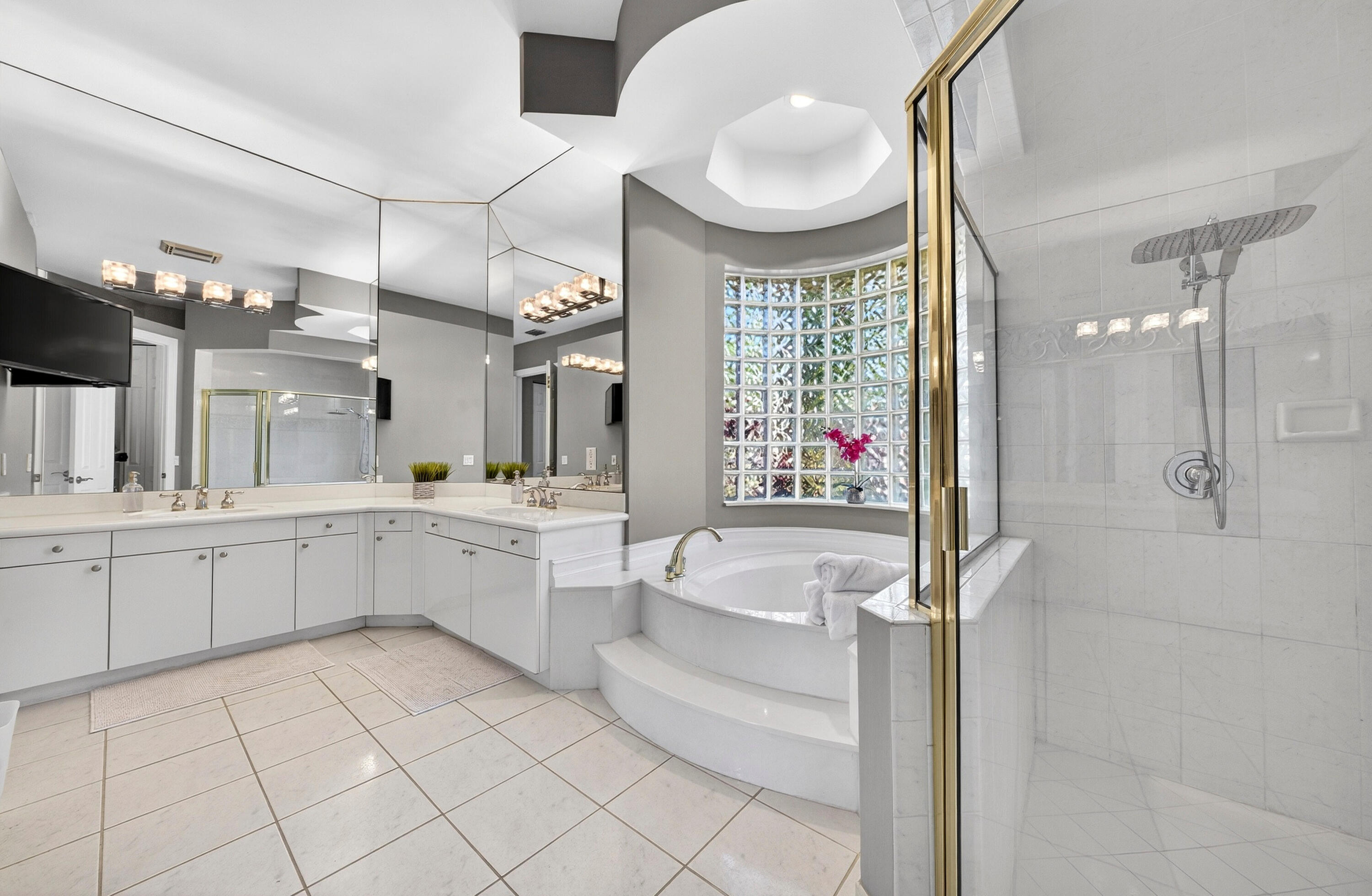 FOX RIDGE - Residential