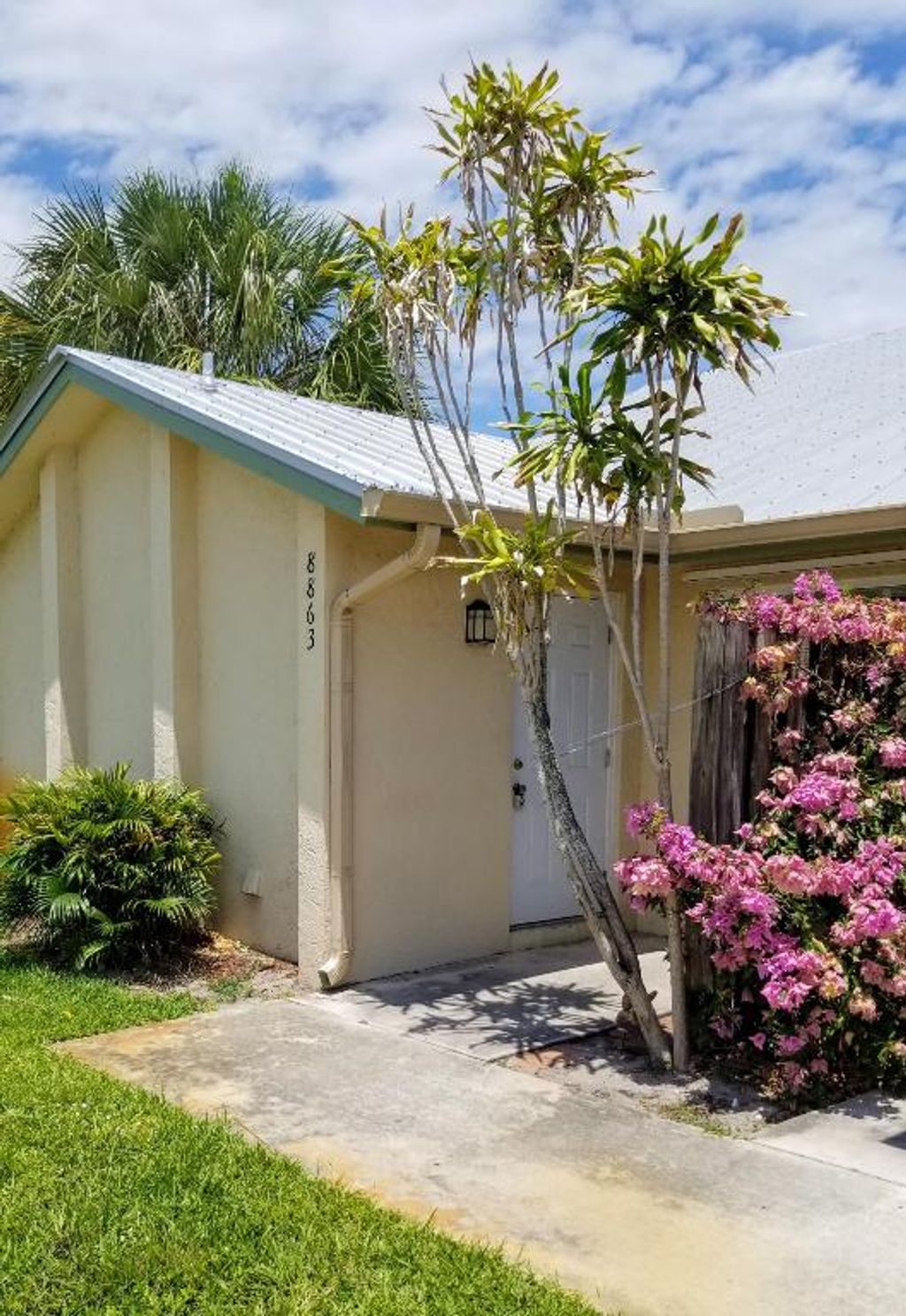 Photo of 8863 SE Hobe Ridge Avenue, Hobe Sound, FL 33455 (MLS # R10991378)