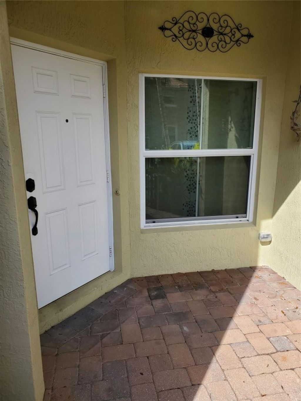 Photo of 289 Lake Monterey Circle, Boynton Beach, FL 33426 (MLS # F10487858)