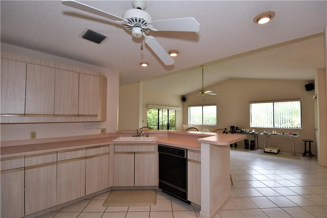 Golf-Tam Village 119-18 B - Residential