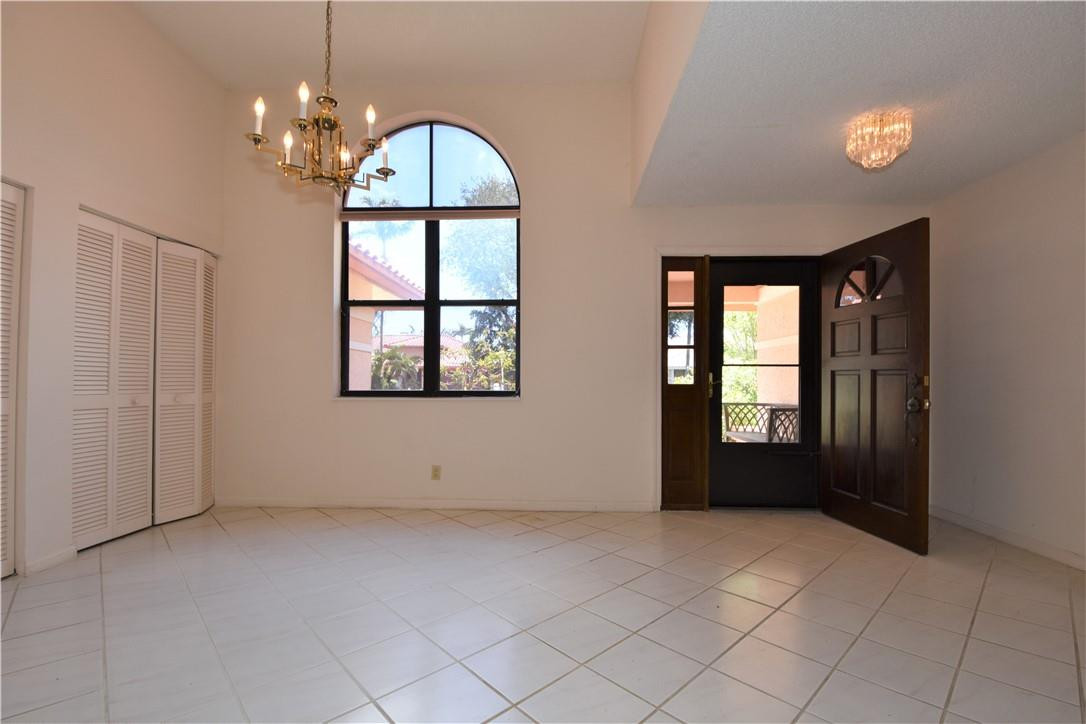 Golf-Tam Village 119-18 B - Residential