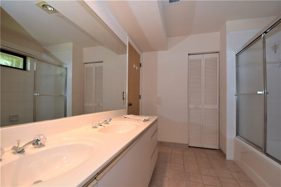 Golf-Tam Village 119-18 B - Residential