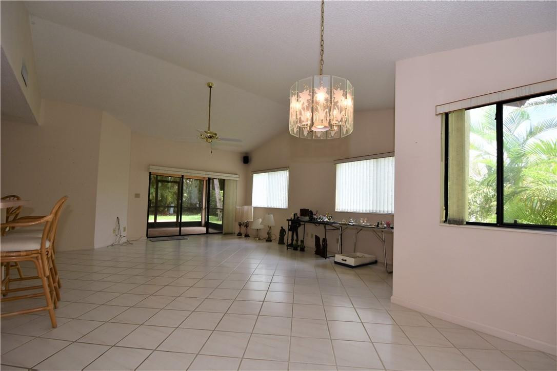 Golf-Tam Village 119-18 B - Residential